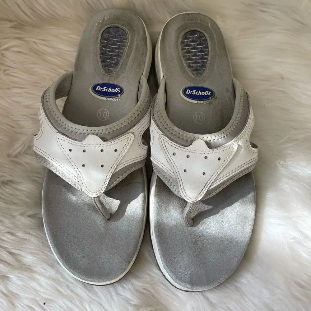 DrScholl’s Renee leather and fabric white & gray thong sandals rubber soles SZ10